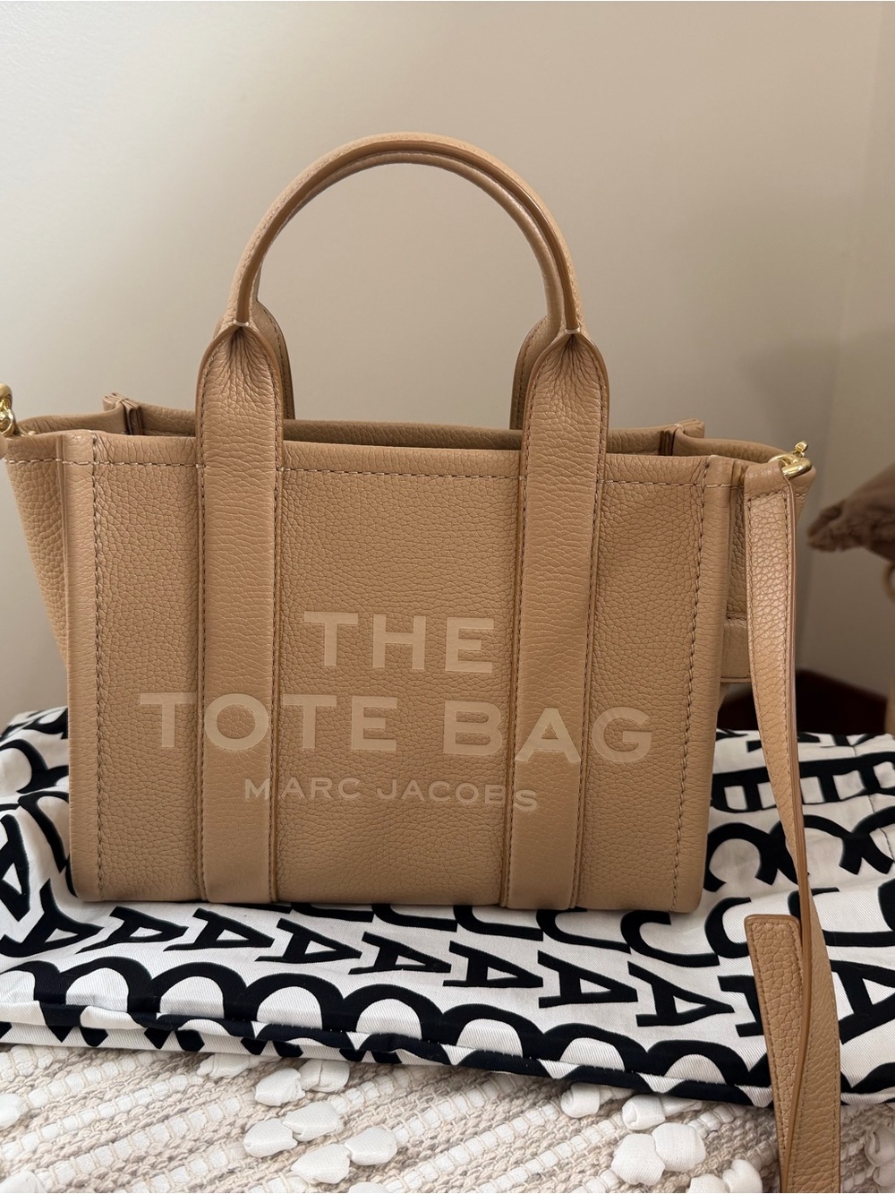 Marc Jacobs The Tote Bag in Tan Beige